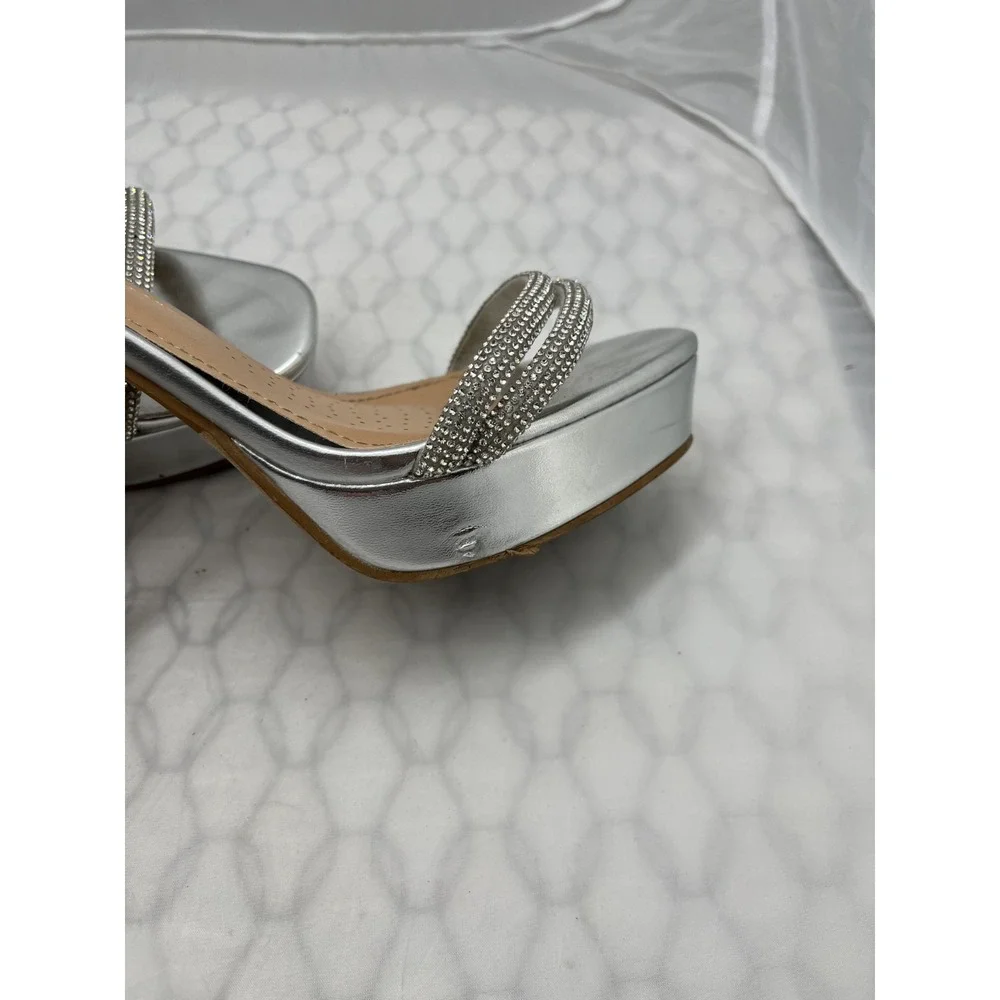 Windsor Chic Stunners Women's 9 Silver Metallic Rhinestone Platform Block Heels